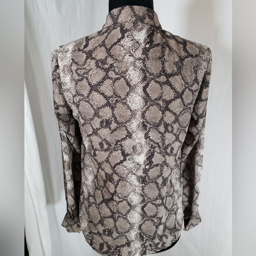 The LIMITED Snake Print Button Down Long Sleeve Shirt Sz XS - Picture 4 of 10